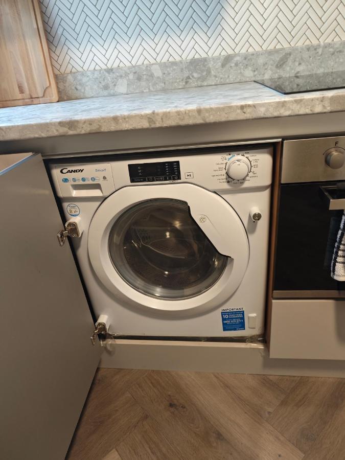 1 Bedroom Flat In Wood Green Piccadilly Line London Exterior photo