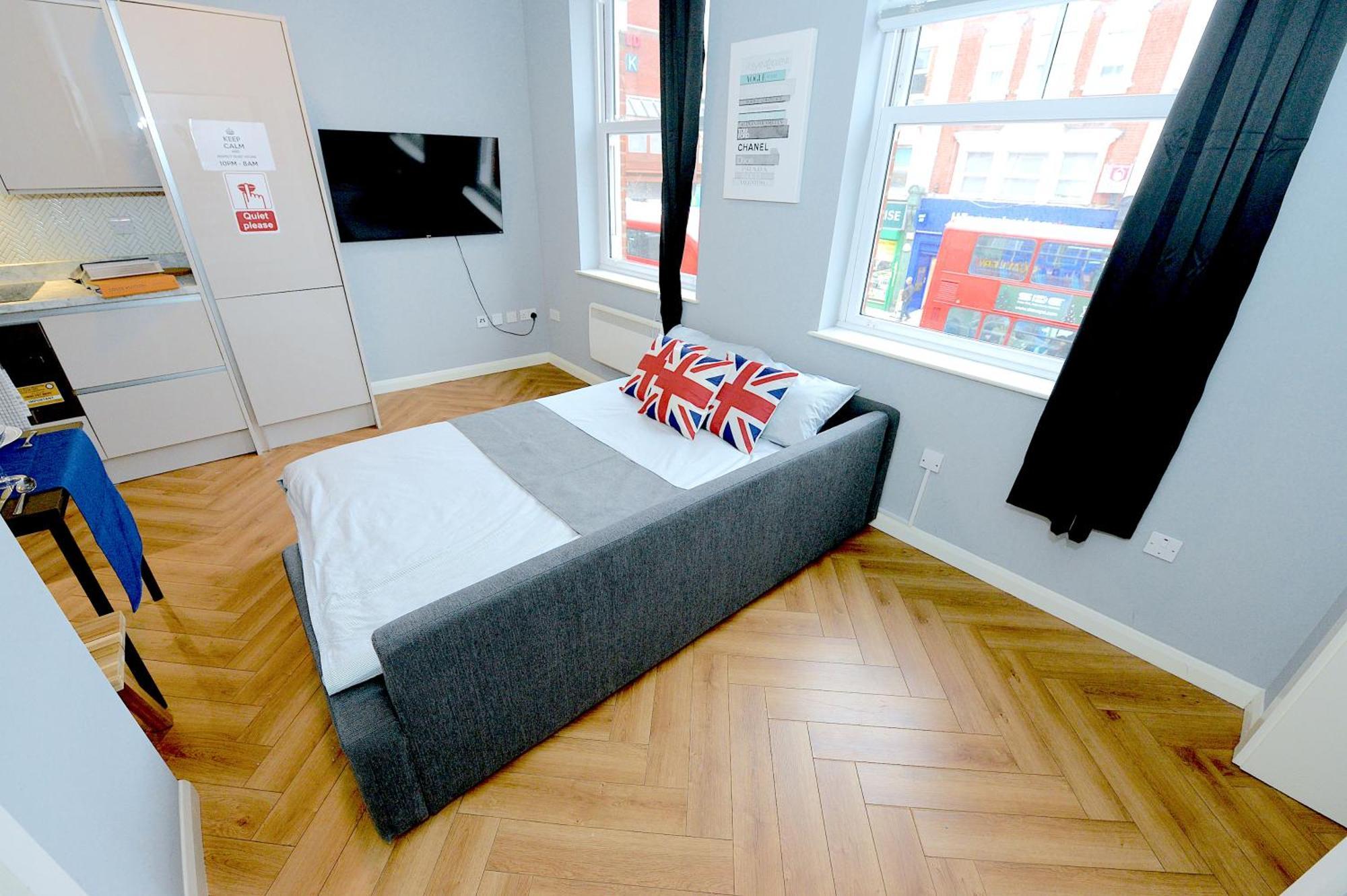 1 Bedroom Flat In Wood Green Piccadilly Line London Exterior photo