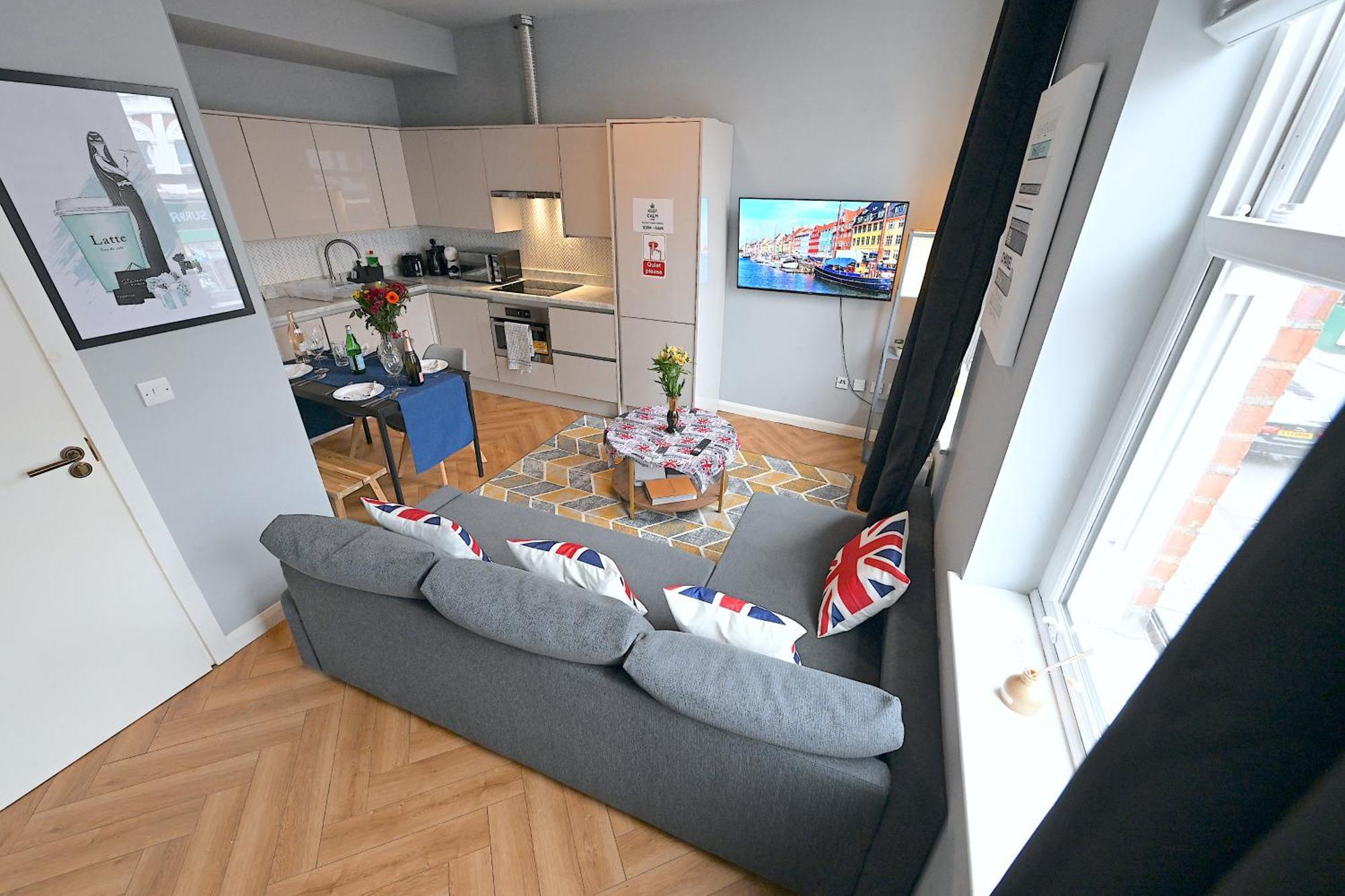 1 Bedroom Flat In Wood Green Piccadilly Line London Exterior photo
